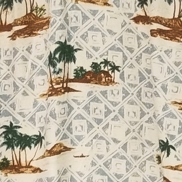 St John's Bay Hawaiian shirt silk Blend beach motif cream background Size: 2XLT - Picture 3 of 9